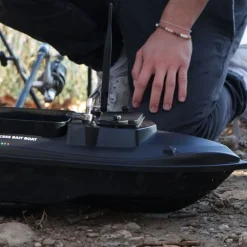 Bateau amorceur carpe team carpfishing Process bait boat