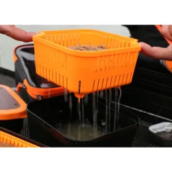 Passoire pour boite à appâts coup guru bait strainer