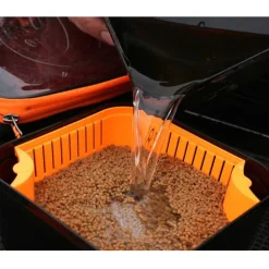 Passoire pour boite à appâts coup guru bait strainer