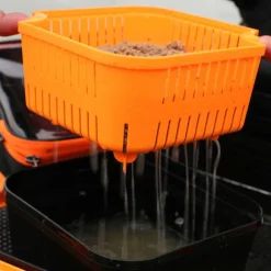 Passoire pour boite à appâts coup guru bait strainer