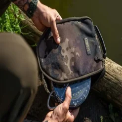 Pochette Korda Compac Scales Pouch Dark Kamo